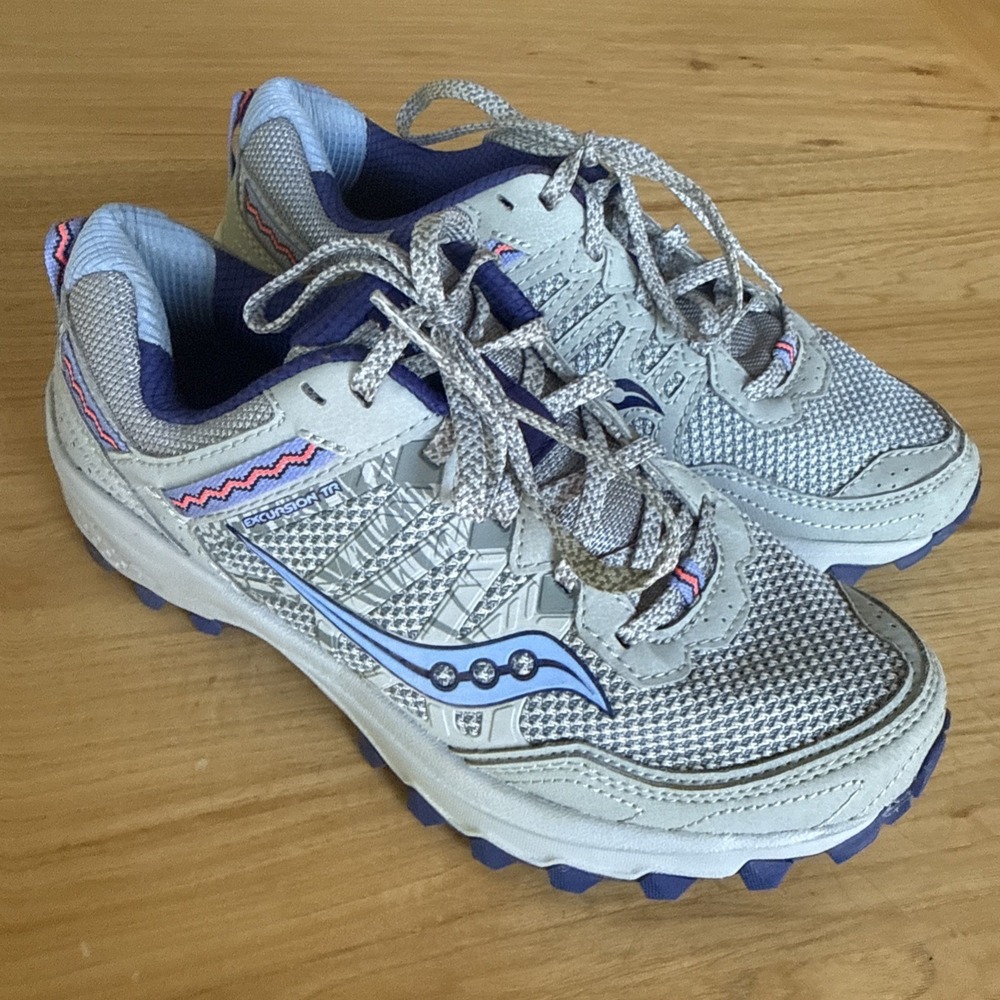 Saucony Excursion TR12 Shoes Womens Sz 7.5W Gray Trail Running Sneakers S10452-1